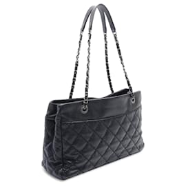 Chanel-Sac à main en cuir de veau noir Chanel Stitch It-Noir