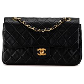 Chanel-Sac à épaule Chanel Medium Classic en cuir d'agneau noir à double rabat-Noir