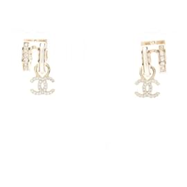 Autre Marque-Chanel CC Rhinestone Clip On Earrings Metal Earrings B21B in Great Condition-Other