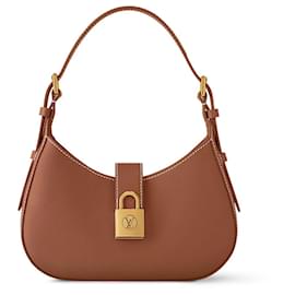 Louis Vuitton-Sac à épaule LV Low Key nouveau-Cognac