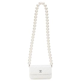 Chanel-Clutch Maxi en Cuir Matelassé Blanc Chanel avec Perles et Chaîne Bandoulière-Blanc