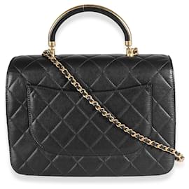 Chanel-Sac à rabat en cuir de veau matelassé noir Chanel avec poignée supérieure en or-Noir