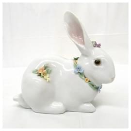 Autre Marque-Lladro 06098 White Rabbit with Flowers Porcelain Figurine in Good Condition-Other