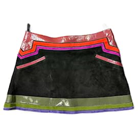 Gucci-Gucci by Frida Giannini Suede and Patent Leather Mini Skirt from Spring Summer 2007.-Black,Red,Dark purple