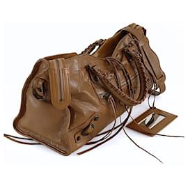 Balenciaga-Balenciaga City shoulder bag in biscuit-colored leather-Brown