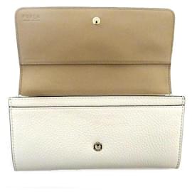 Autre Marque-Furla Leather Camellia Bifold Wallet in Great Condition-Other