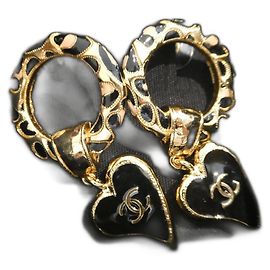 brincos Chanel novos com caixa Gold hardware