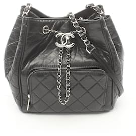 Autre Marque-Chanel Quilted Drawstring Shoulder Bag Leather Shoulder Bag in Very Good Condition-Other