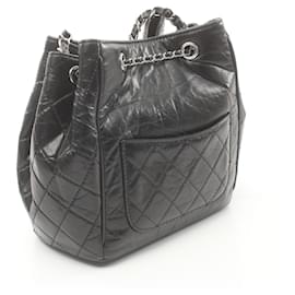 Autre Marque-Chanel Quilted Drawstring Shoulder Bag Leather Shoulder Bag in Very Good Condition-Other