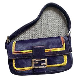 Bolsa baguette Fendi roxa em camurça de bezerro Roxo