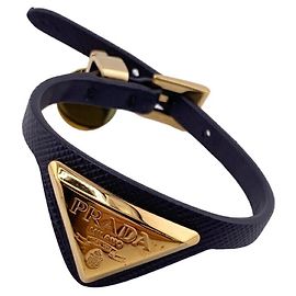 Bracelet charm Prada Triangle Plate Saffiano Noir Doré