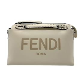 Fendi-Sac à épaule en cuir beige clair Fendi-Beige