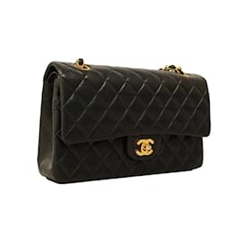 Chanel-Schultertasche aus schwarzem Lammleder von Chanel-Schwarz