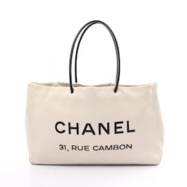 Chanel-Borsa Tote Essenziale Chanel-Nero,Bianco