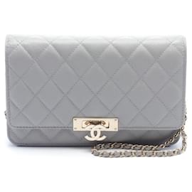 Chanel-Chanel Matelassé Schultertasche in Grau-Braun