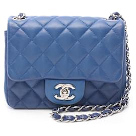 Chanel-Bolsa de Ombro Matelassé Chanel-Azul