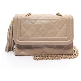 Chanel-Bolsa de Ombro Matelassé Chanel-Bege