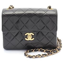 Chanel-Bolsa de Ombro Matelassé Chanel-Preto