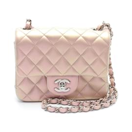 Chanel-Bolsa de ombro de couro rosa Matelassé Chanel-Rosa