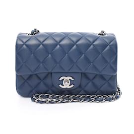 Chanel-Bolsa de Ombro Matelassé Chanel-Azul