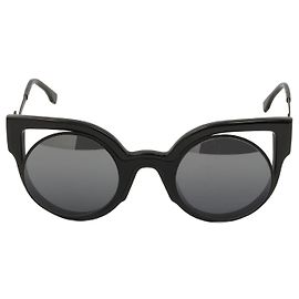 FENDI  Sunglasses   Plastic Black