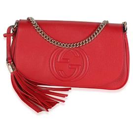 Gucci-Sac à bandoulière medium Soho en cuir de veau grainé rouge Gucci-Rouge