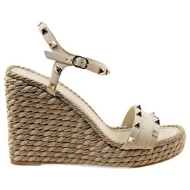 Valentino Garavani-Sandales compensées Rockstud 40-Beige