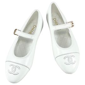 Chanel Mary Janes sapatilhas de couro branco Branco