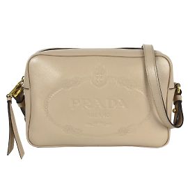 Bolsa de ombro em couro de bezerro Prada Bege