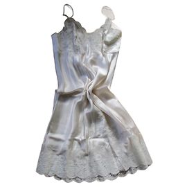 Autre Marque Fond de robe soie ivoire, taille 2 Blanc cassé