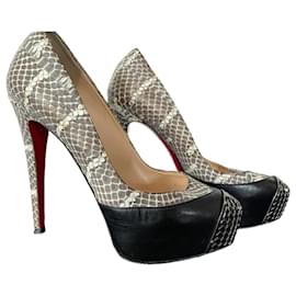 Christian Louboutin-Escarpins à plateforme à bout renforcé Christian Louboutin Maggie en cuir noir et serpent d'eau.-Gris anthracite