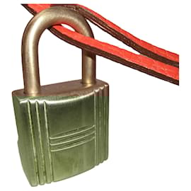 Hermès-Red Hermès Clemence Clochette with Cadena and Key Set-Red