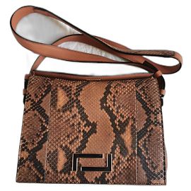 Sac Lancel Pia MM en cuir python et cuir grainé marron camel Imprimé python Marron clair Marron foncé Bijouterie dorée