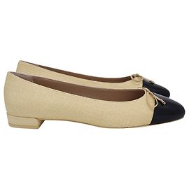 Stuart Weitzman Sapatilhas Sleek Bow Amarelas em Ráfia e Couro Amarelo