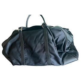 Borsa da viaggio Prada nera in pelle e nylon Nero