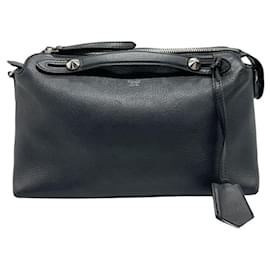 Fendi-Sac à bandoulière en cuir moyen Fendi By The Way-Noir