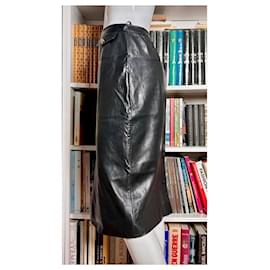 Chanel-Chanel vintage lambskin leather mid-length skirt, FR 36-Black