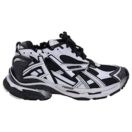 Balenciaga-Balenciaga Runner Sneakers in Black White Polyurethane-Black