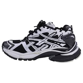 Balenciaga-Balenciaga Runner Sneakers in Black White Polyurethane-Black