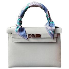 Hermès-Hermès, Kelly 28 Epsom leather handbag Fizz Green Palladium hardware Padlock, matching silk twilly Letter U for 2022-Green