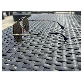 Fendi-Eyeline-Golden