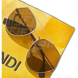 Fendi-Eyeline-Golden
