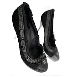 Chanel-2009 black tweed patent leather chains cap toe pumps-Black