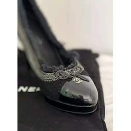 Chanel-2009 black tweed patent leather chains cap toe pumps-Black
