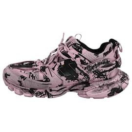 Balenciaga-Balenciaga Track Graffiti Low-Top Sneakers in Yellow Polyurethane-Yellow