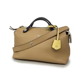 Fendi-Sac à bandoulière en cuir Fendi By The Way-Noir,Beige