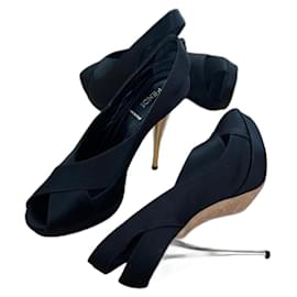 Fendi-FENDI Black and Gold Silk Heels-Black,Golden