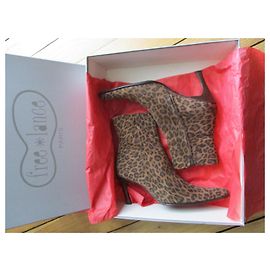 Free Lance Leather leopard print boots. Size 36. Leopard print
