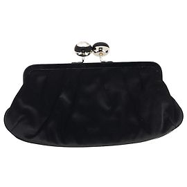 Pochette sur mesure Maud en satin noir d'Anya Hindmarch Noir