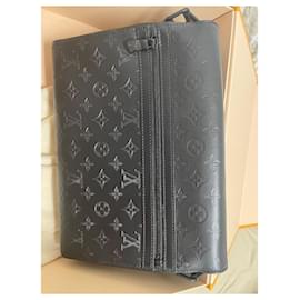 Louis Vuitton-Sprinter Messenger-Black